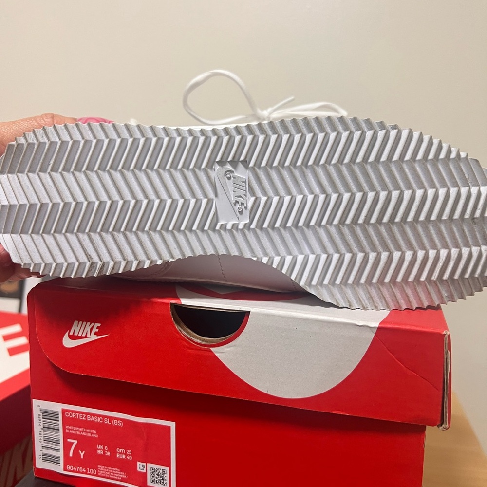 Nike Cortez - Picture 2 of 2